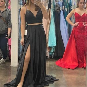 PROM DRESS NEVER BEFORE USED